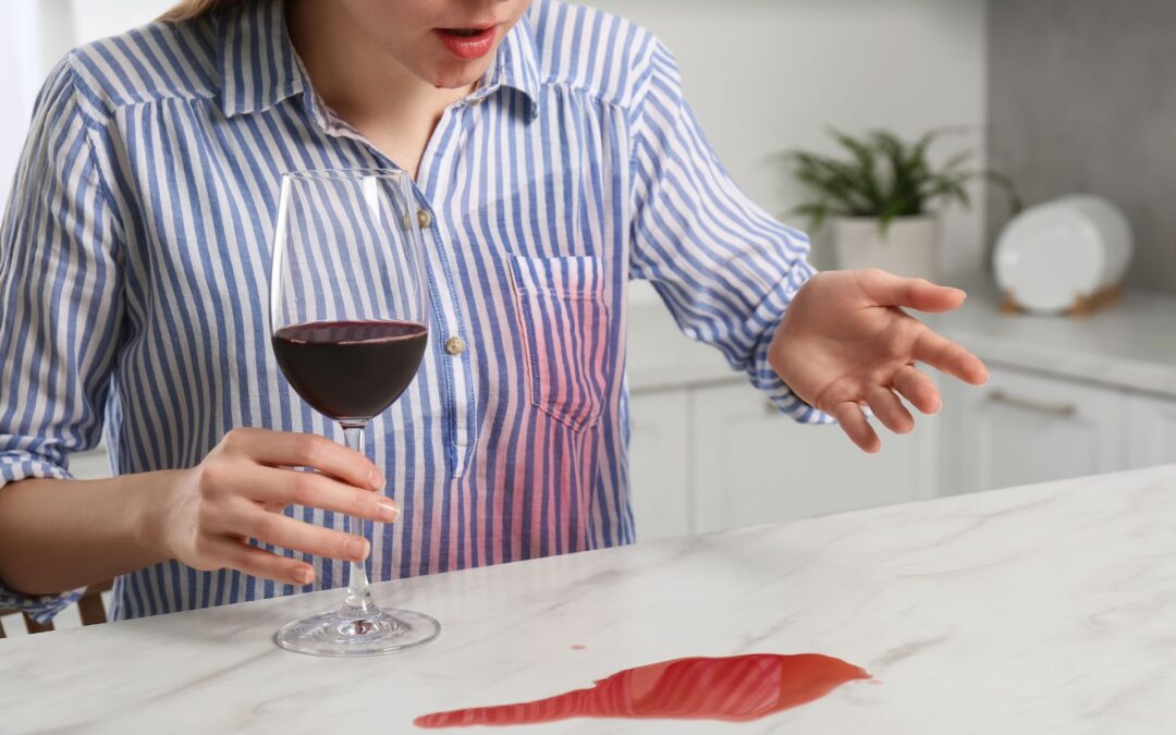 Eliminando Manchas de Vino: Consejos Efectivos para Recuperar tus Prendas