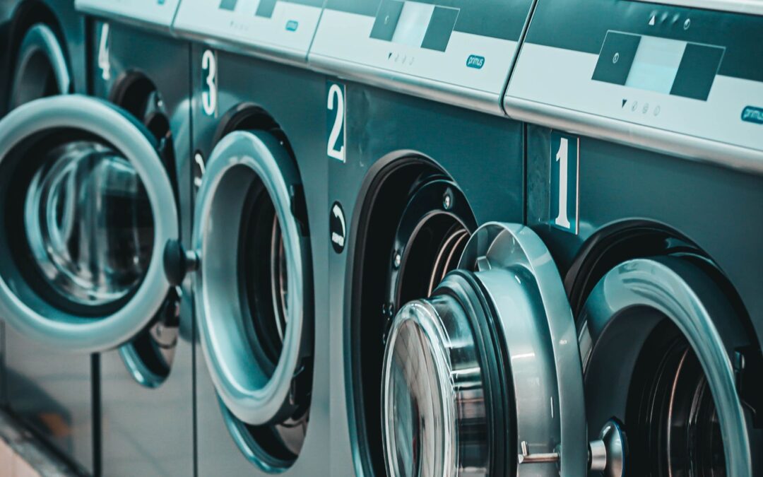 La subida de la factura de la luz y las ventajas de usar una lavandería de autoservicio para ahorrar.